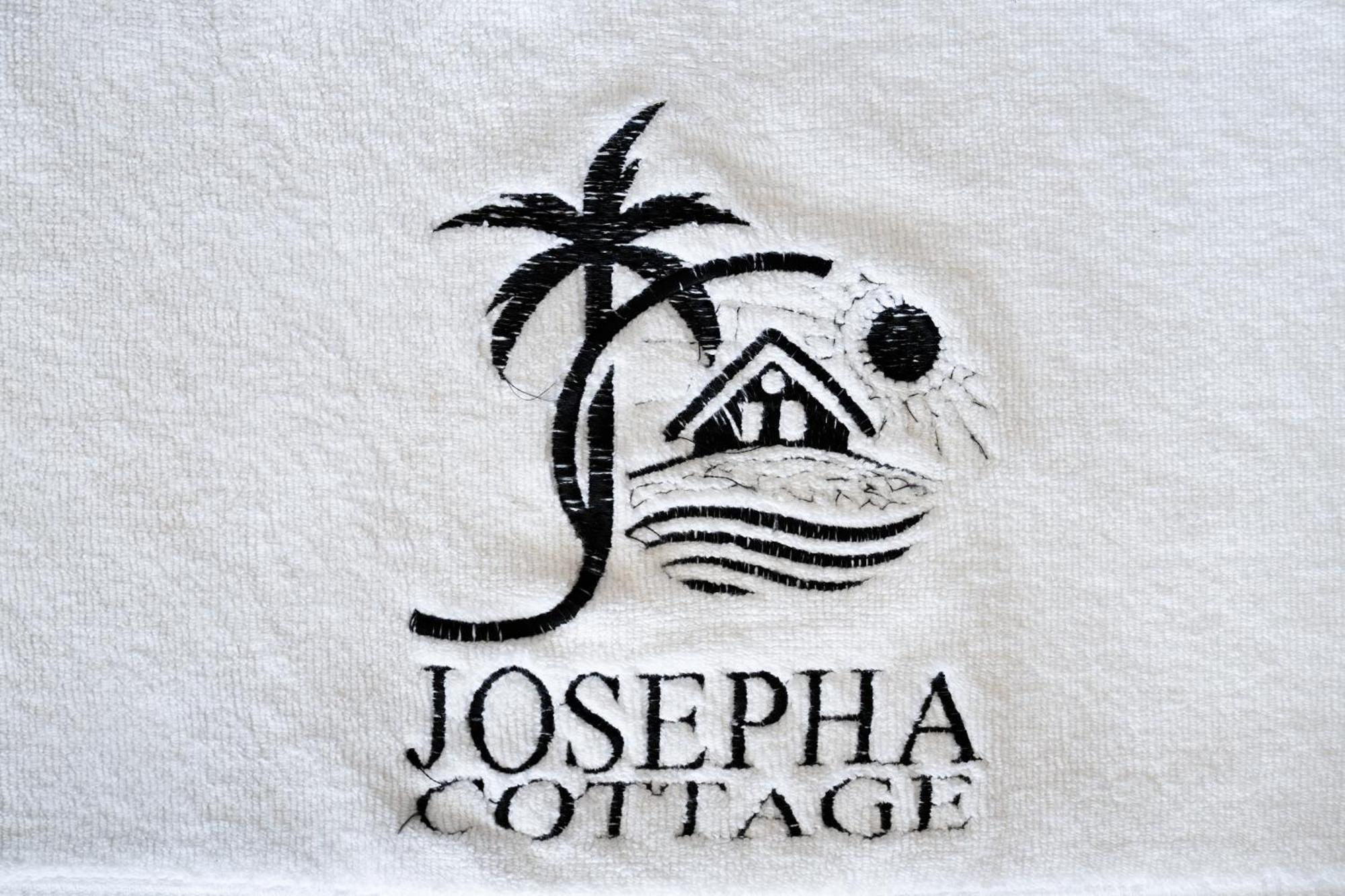 Josepha Cottage Ngurbloat Exterior photo